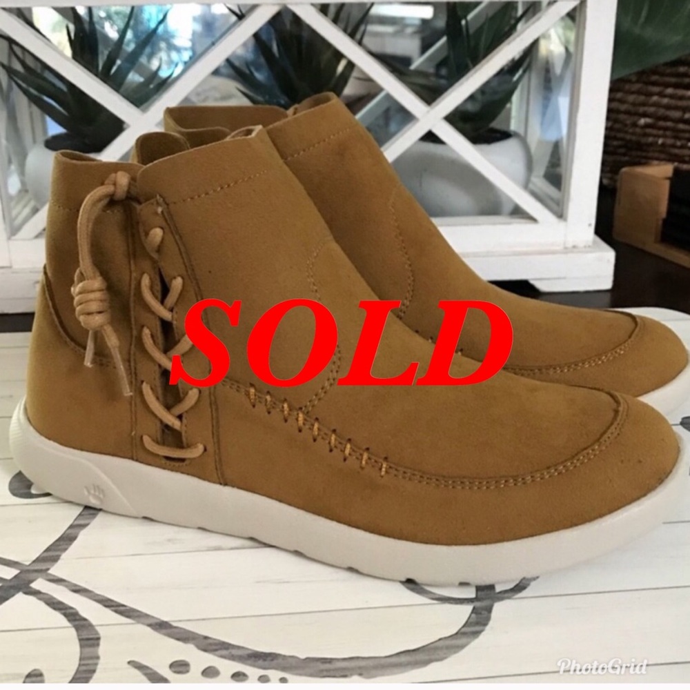 Bearpaw Women's Piper Bootie. NEW!